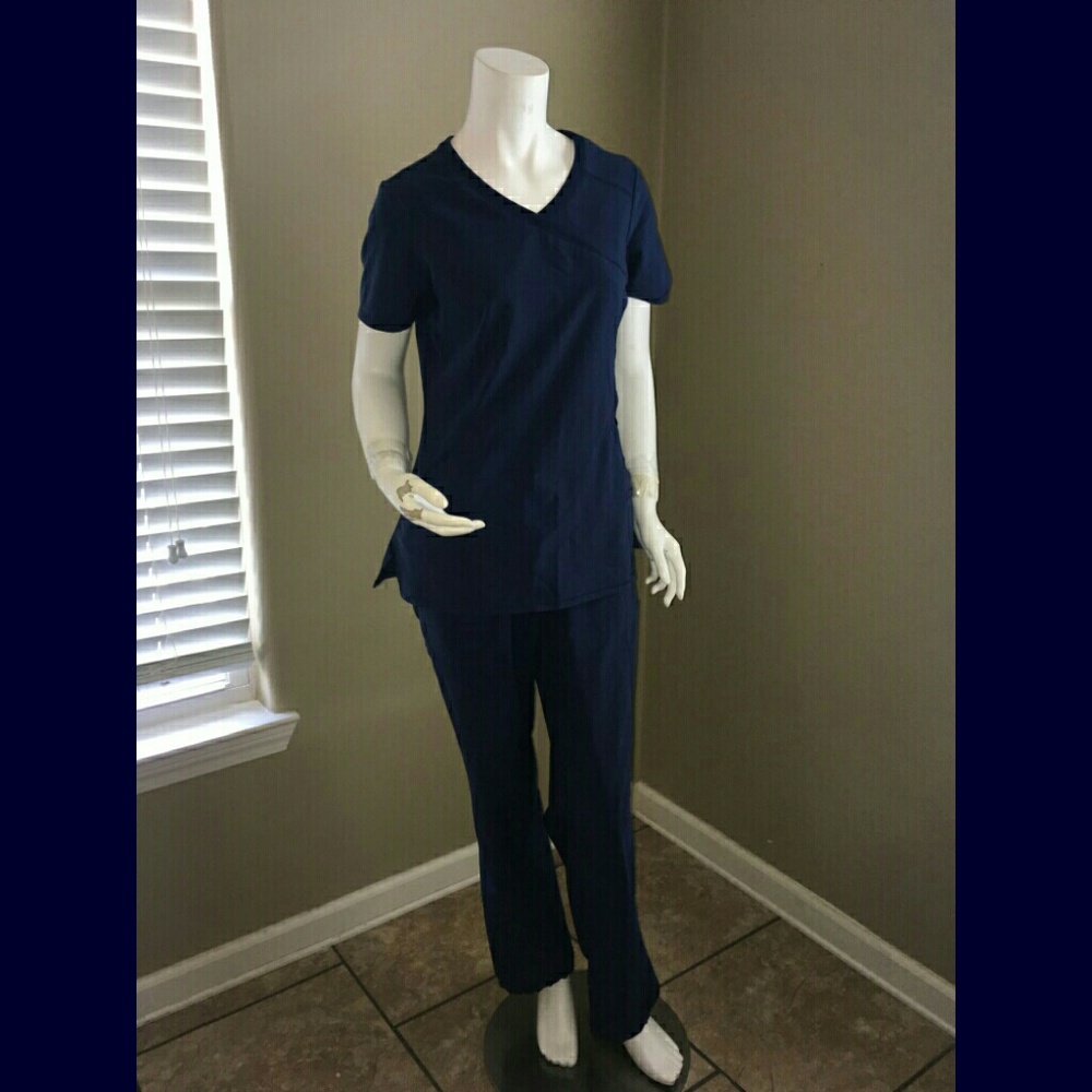 Cherokee Infinity Scrubs - Size Small
